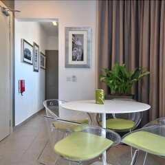 Отель Jules Suites Сан Джулианс интерьер отеля фото 3