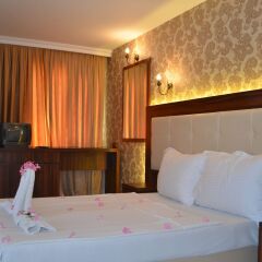 Kalif Hotel Турция, Айвалык - отзывы, цены и фото номеров - забронировать отель Kalif Hotel онлайн комната для гостей фото 3