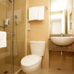 Отель St Giles Makati Филиппины, Макати - отзывы, цены и фото номеров - забронировать отель St Giles Makati онлайн ванная