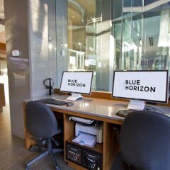 Отель Blue Horizon Hotel Канада, Ванкувер - отзывы, цены и фото номеров - забронировать отель Blue Horizon Hotel онлайн интерьер отеля фото 3