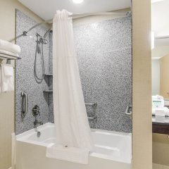 Comfort Suites Bentonville - Rogers in Bentonville, United States of America from 147$, photos, reviews - zenhotels.com bathroom