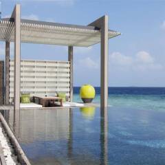 Отель Cheval Blanc Randheli Maldives бассейн