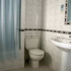Отель Hostal Roig ванная