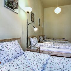 Pal's Hostel & Apartments сейф в номере