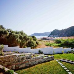 Отель Aselinos Suites