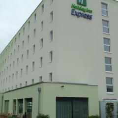 Отель Holiday Inn Express Neunkirchen парковка