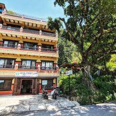 Отель Forest Lake Backpackers' Hostel Непал, Покхара - отзывы, цены и фото номеров - забронировать отель Forest Lake Backpackers' Hostel онлайн парковка