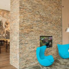 Отель Motel One Dresden am Zwinger интерьер отеля