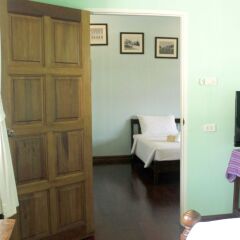 Отель Feung Nakorn Balcony Rooms And Cafe Бангкок фото 24