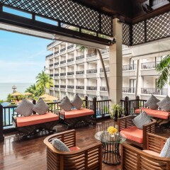 Отель Garden Cliff Resort and Spa Таиланд, Паттайя - отзывы, цены и фото номеров - забронировать отель Garden Cliff Resort and Spa онлайн балкон