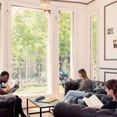 Отель Casa Gracia Barcelona Suites Испания, Барселона - 1 отзыв об отеле, цены и фото номеров - забронировать отель Casa Gracia Barcelona Suites онлайн интерьер отеля