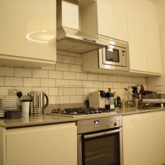 Отель 1 Bedroom Covent Garden Flat Sleeps 4 в номере фото 2