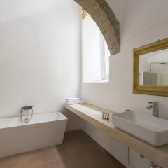 Отель onefinestay - Trastevere private homes ванная фото 2