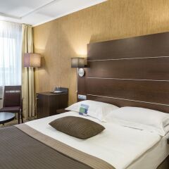 Гостиница Park Inn by Radisson SADU сейф в номере