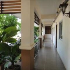 Отель Nichapat Place интерьер отеля