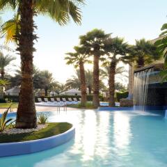 Movenpick Hotel Kuwait бассейн