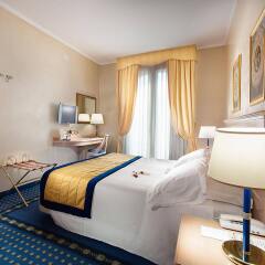 Hotel De Londres комната для гостей
