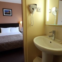 Hôtel Le Bord'O Vieux Port in La Rochelle, France from 115$, photos, reviews - zenhotels.com bathroom