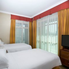 Отель Swissôtel Al Murooj Dubai ОАЭ, Дубай - 7 отзывов об отеле, цены и фото номеров - забронировать отель Swissôtel Al Murooj Dubai онлайн комната для гостей фото 4
