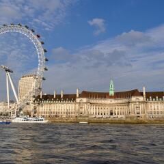 Отель Holiday Inn London-Bloomsbury пляж