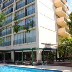 The Courtleigh Hotel and Suites бассейн фото 2
