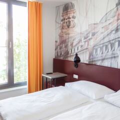 Отель 7 Days Premium Munich-sendling Мюнхен комната для гостей фото 5
