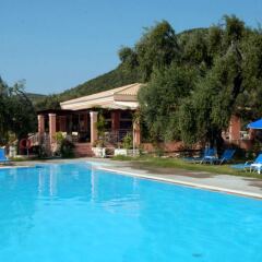 Отель La Riviera Barbati бассейн