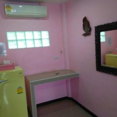 Отель Chosri Resort Koh Larn удобства в номере