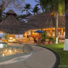 Bahia del Sol Beach Front Boutique Hotel бассейн