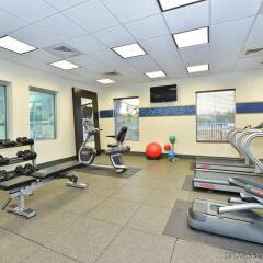 Отель Hampton Inn & Suites Columbia/Southeast-Fort Jackson фитнесс-зал