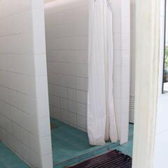 Phuket Backpacker Hostel Пхукет ванная