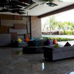 Отель 101 Holiday Suites развлечения