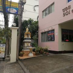 Апартаменты Soi 5 Apartment Паттайя вид на фасад
