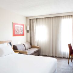 Отель Novotel Massy Palaiseau комната для гостей