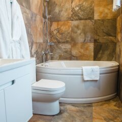 Гостиница Live.Here.Hotel Украина, Киев - отзывы, цены и фото номеров - забронировать гостиницу Live.Here.Hotel онлайн ванная фото 2