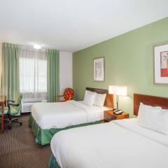 Отель Baymont Inn & Suites Jefferson City комната для гостей фото 3