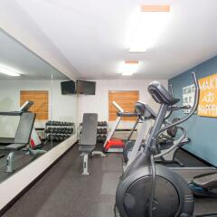 Отель Baymont Inn & Suites Jefferson City фитнесс-зал
