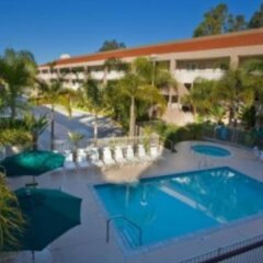 Отель La Quinta Inn & Suites San Diego SeaWorld/Zoo Area с домашними животными