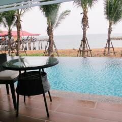 Отель Nantra Pattaya Baan Ampoe Beach бассейн