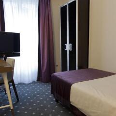 Отель Hôtel du Triangle d'Or комната для гостей