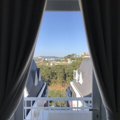 Отель Dalat De Charme Village Resort Далат балкон