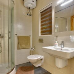 Отель Luxury Apartment IN Fort Cambridge With Pool Мальта, Слима - отзывы, цены и фото номеров - забронировать отель Luxury Apartment IN Fort Cambridge With Pool онлайн ванная