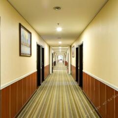 Yijia Holiday Hotel интерьер отеля фото 3