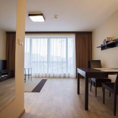 Отель Silver Apartments Польша, Вроцлав - отзывы, цены и фото номеров - забронировать отель Silver Apartments онлайн комната для гостей фото 3