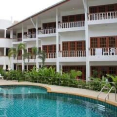 Neptuna Hotel (Patong) бассейн