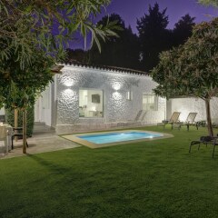 Отель Villas By Seric,15' walking to the beach Торремолинос бассейн фото 3