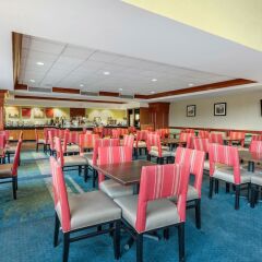 Отель Comfort Suites Manassas Battlefield Park гостиничный бар
