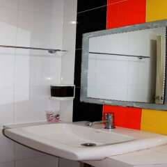 Home Base Hostel Adults Only Бангкок ванная