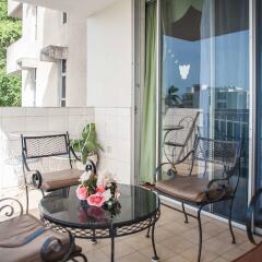 Отель Ocean View Suit-Montego Bay Club Resort Ямайка, Монтего-Бей - отзывы, цены и фото номеров - забронировать отель Ocean View Suit-Montego Bay Club Resort онлайн балкон