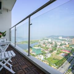 Отель Seabreeze Ha Long Bay балкон